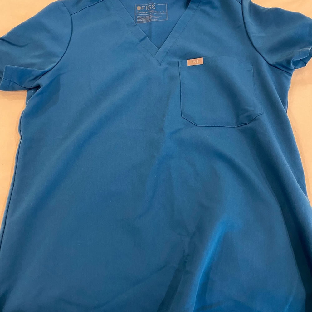 FIGS one pocket scrub top